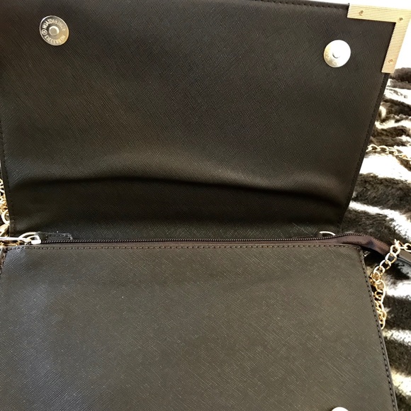 NWT Unique FASHION MAGAZINE Crossbody PURSE - Picture 3 of 8